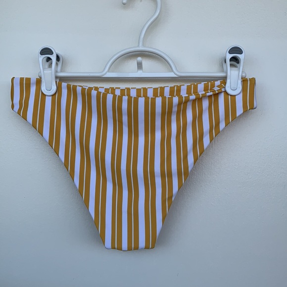 2/$18 Super cute striped bikini set - Picture 5 of 8